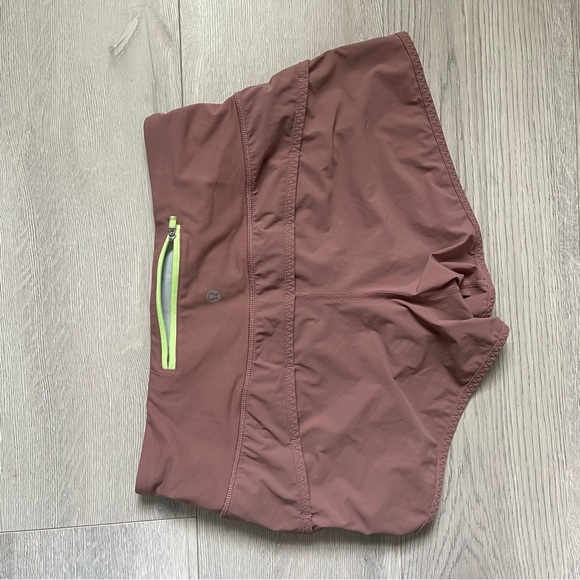 Lululemon Run Time Short Size 4 Mauve Tan - Picture 2 of 3